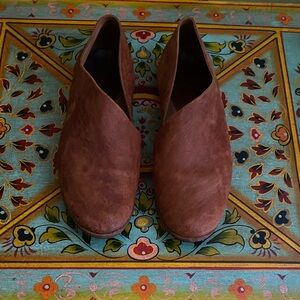 Cliff Dweller - brown leather flats - Norma